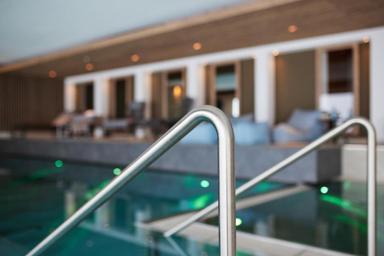 Hotel Sonne Post Mit Schwimmbad Тітізе-Нойштадт Екстер'єр фото
